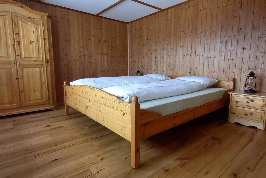 Kaenzeli - Ferienwohnung Mit Traumaussicht Беатенберг Екстериор снимка